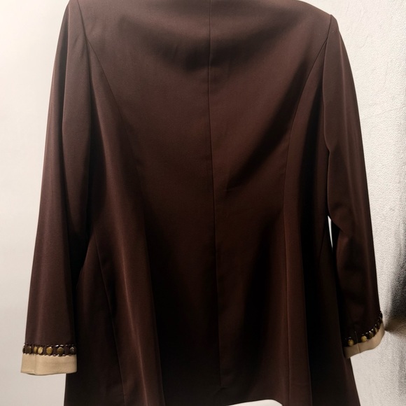 Lisa Renee Skirt Suit Thanksgiving ONE DAY ONLY Sale. No Additional Discounts! - Picture 3 of 11